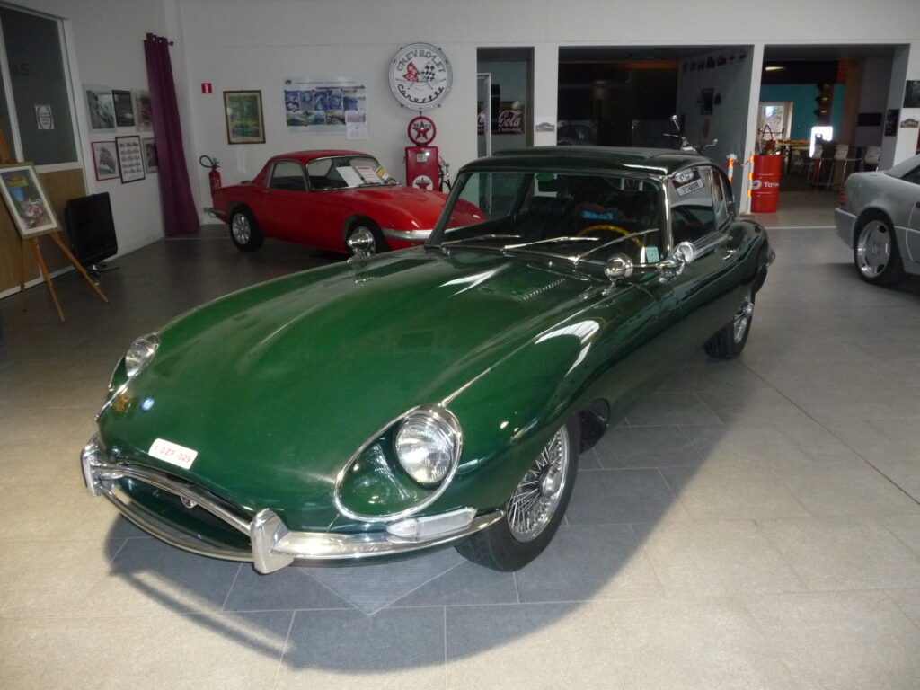  JAGUAR Type E