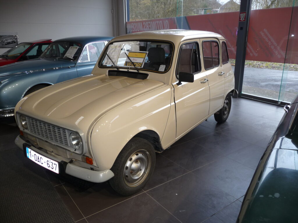 Photo d’illustration du véhicule RENAULT 4TL
