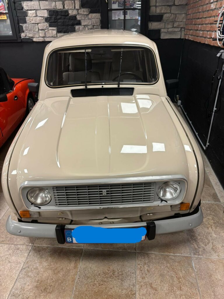 Photo d’illustration du véhicule RENAULT 4TL