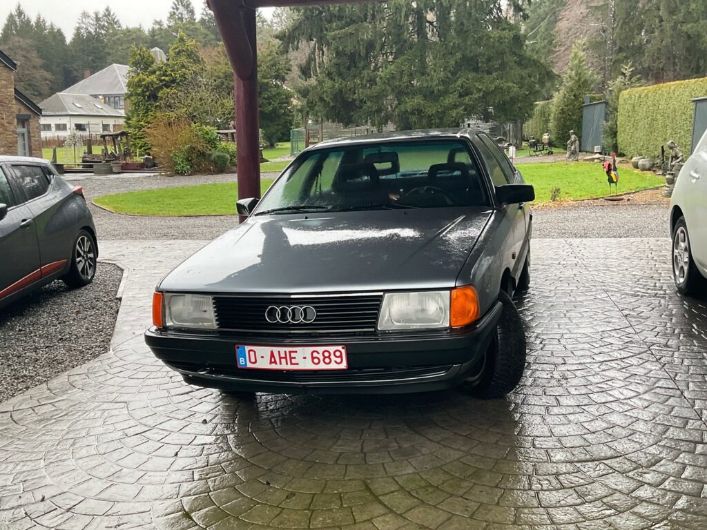  AUDI 100