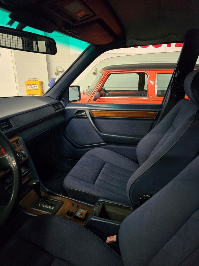 Photo d’illustration du véhicule MERCEDES BENZ 250 TD