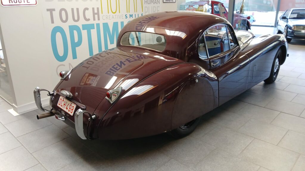 Photo d’illustration du véhicule JAGUAR XK120 FHC 