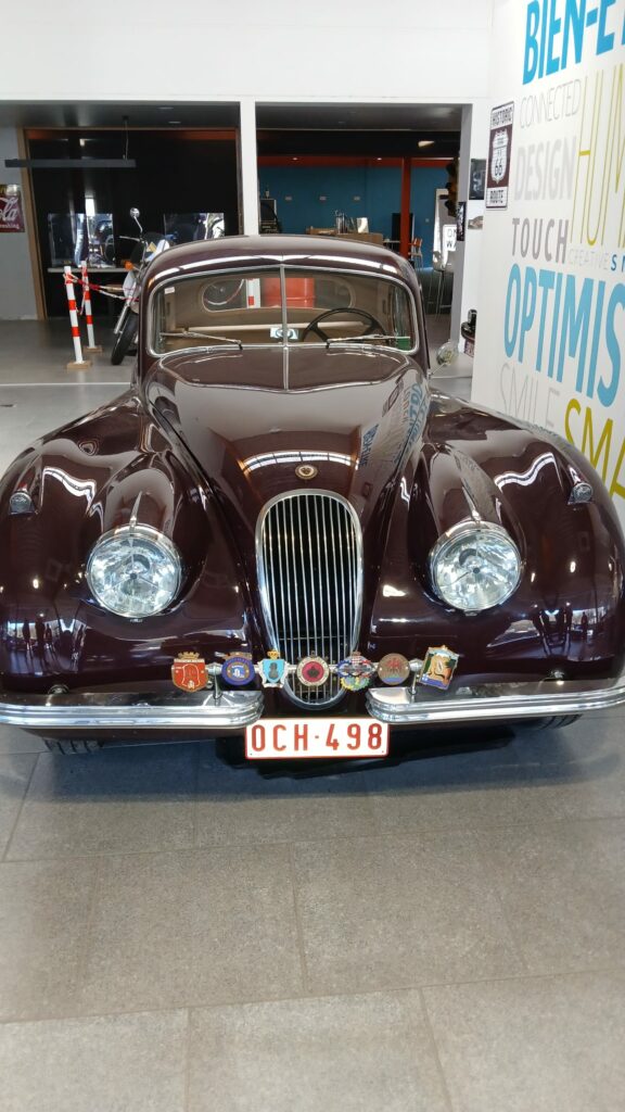 Photo d’illustration du véhicule JAGUAR XK120 FHC 