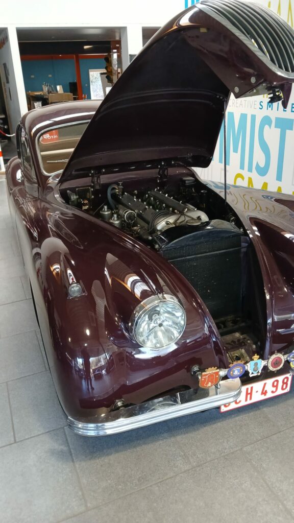 Photo d’illustration du véhicule JAGUAR XK120 FHC 