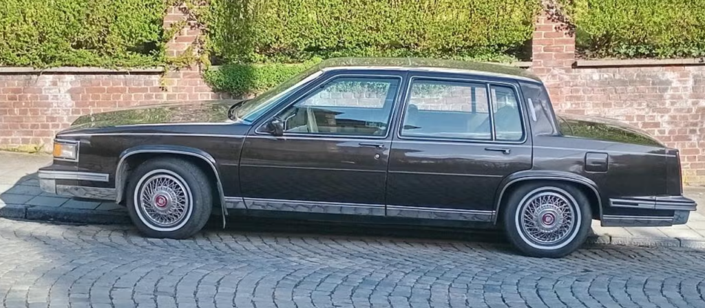 Photo d’illustration du véhicule CADILLAC DEVILLE Fleetwood 4.1