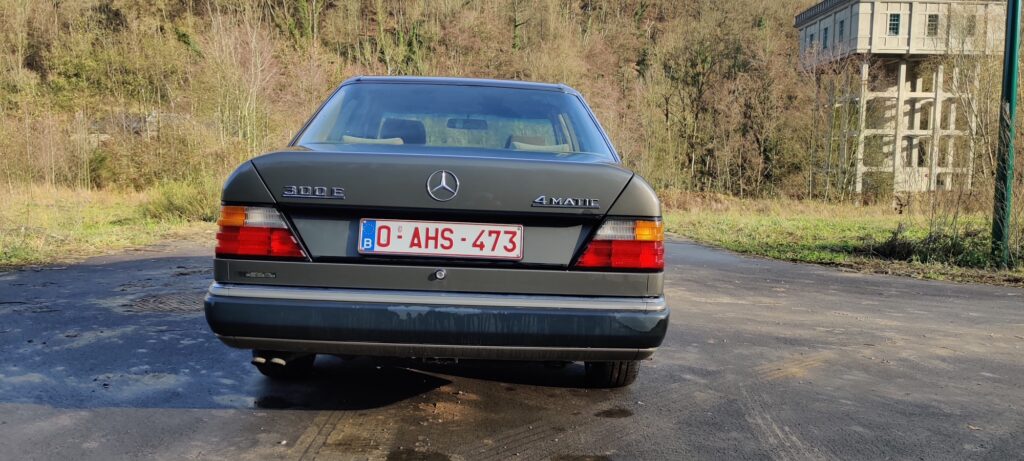 Photo d’illustration du véhicule MERCEDES 300 E-4MAT