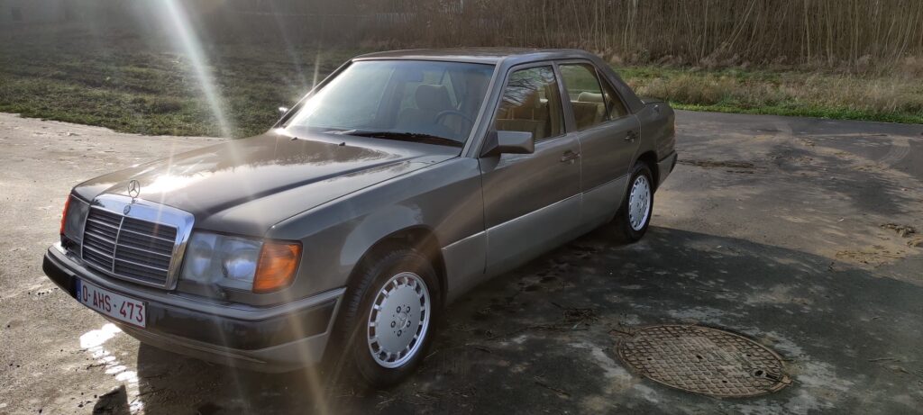 Photo d’illustration du véhicule MERCEDES 300 E-4MAT