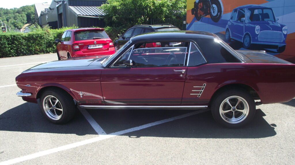 Photo d’illustration du véhicule FORD Mustang 289 C