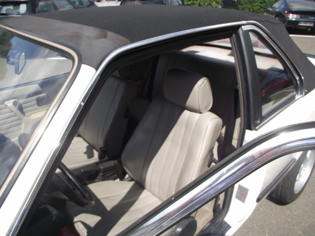 Photo d’illustration du véhicule BMW 323i BAUR Cabriolet